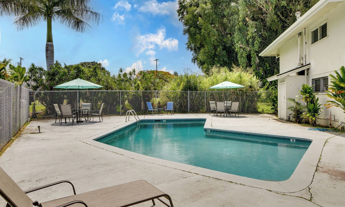 Hilo Condo | < 1 Mi to Dtwn Hilo: Comfy Condo w/Pool Access