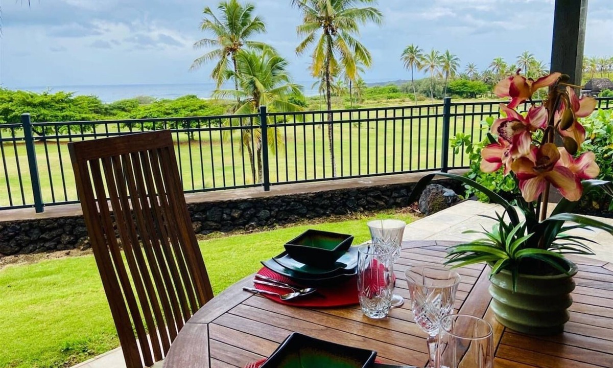 Punaluu Condo | #18 Oceanview Near VNP & Punalu`u Black Sand Beach