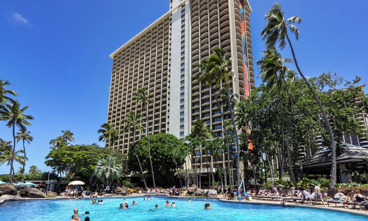 Waikiki Resort | 2 bedroom Ocean View Lagoon Tower by Hilton Grand Vacations