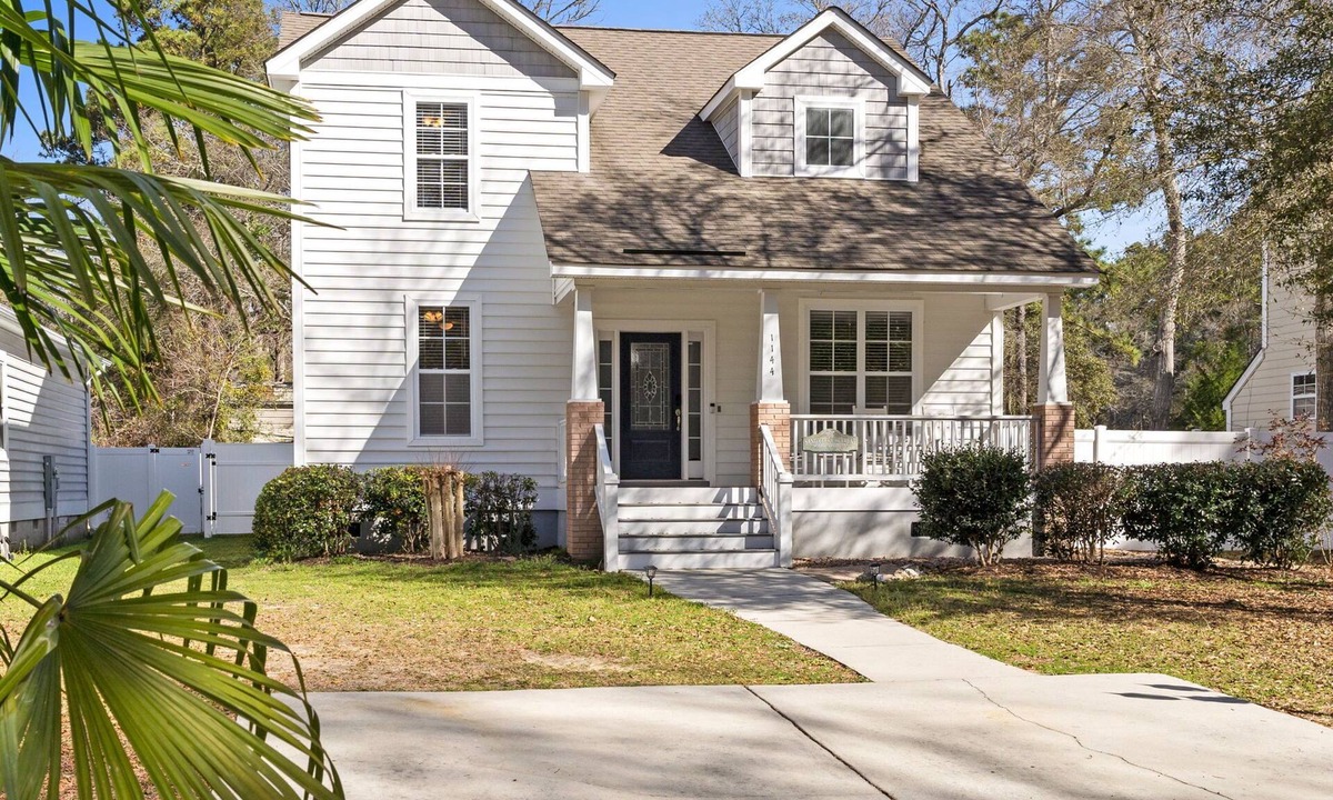 Supply House | 2 miles from Holden Beach Dog Friendly, Family Friendly Sandy Feet Retreat!