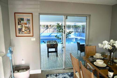 Driftwood House | 3Bd Nordic pool house, near Hard Rock