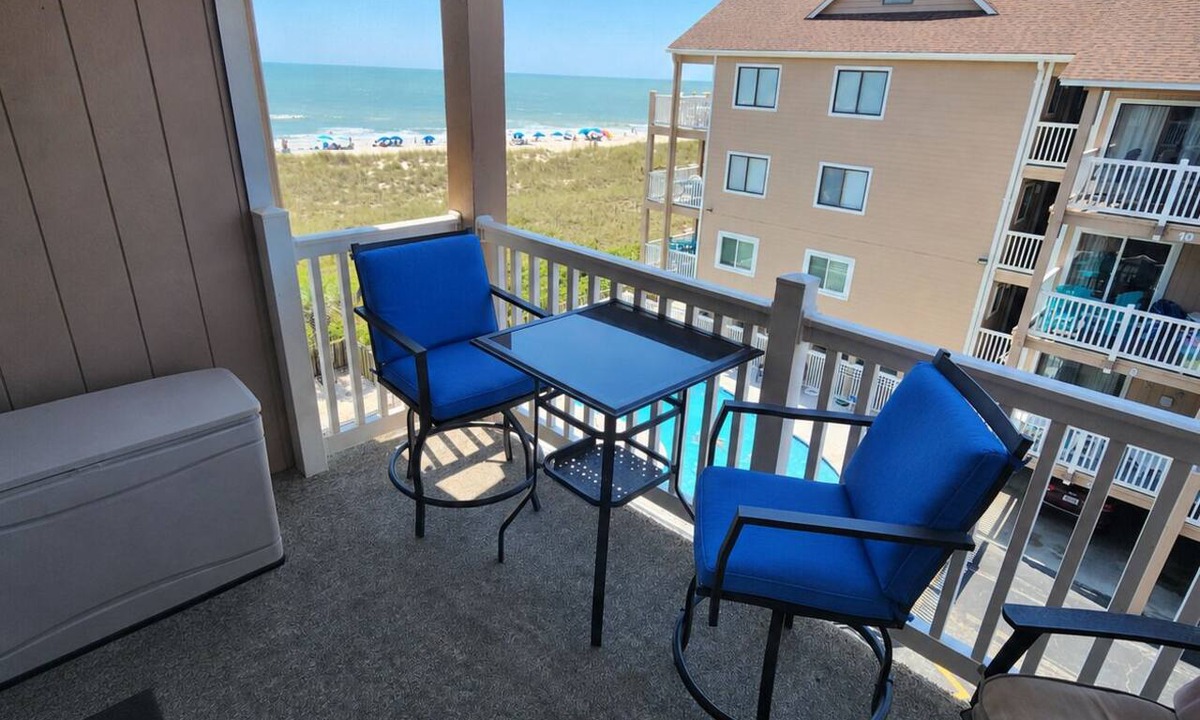 Wilmington Beach Condo | 3rd Floor 2BR OF Condo - Near Boardwalk; chairs/umbrella provided in the summer