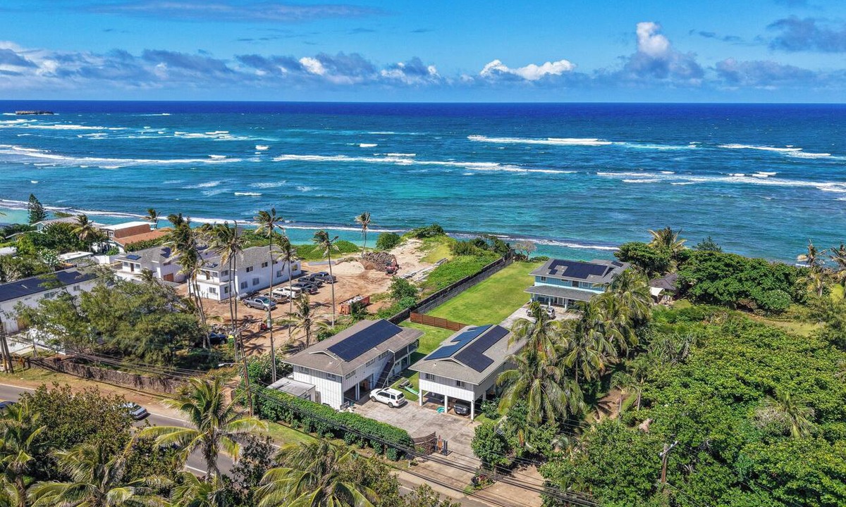 Laie House | 4BR Oahu Retreat - Steps to Beach - Laie Hawaii