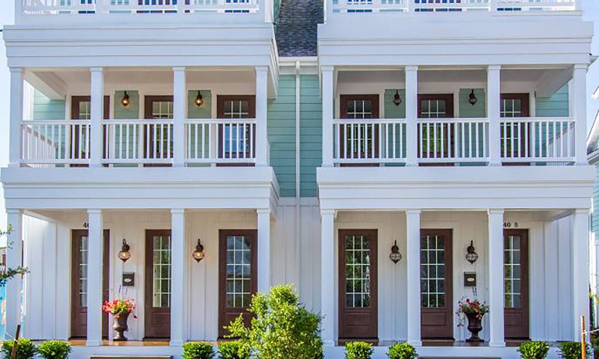 Northeast Virginia Beach House | 4BR VA Beach townhouse, walk to boardwalk, parking, WiFi, pet-friendly
