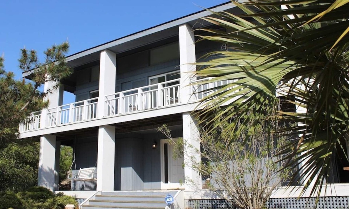 Seabrook Island House | 5 BR Home! Across from Boardwalk to the Beach! Amenity access included