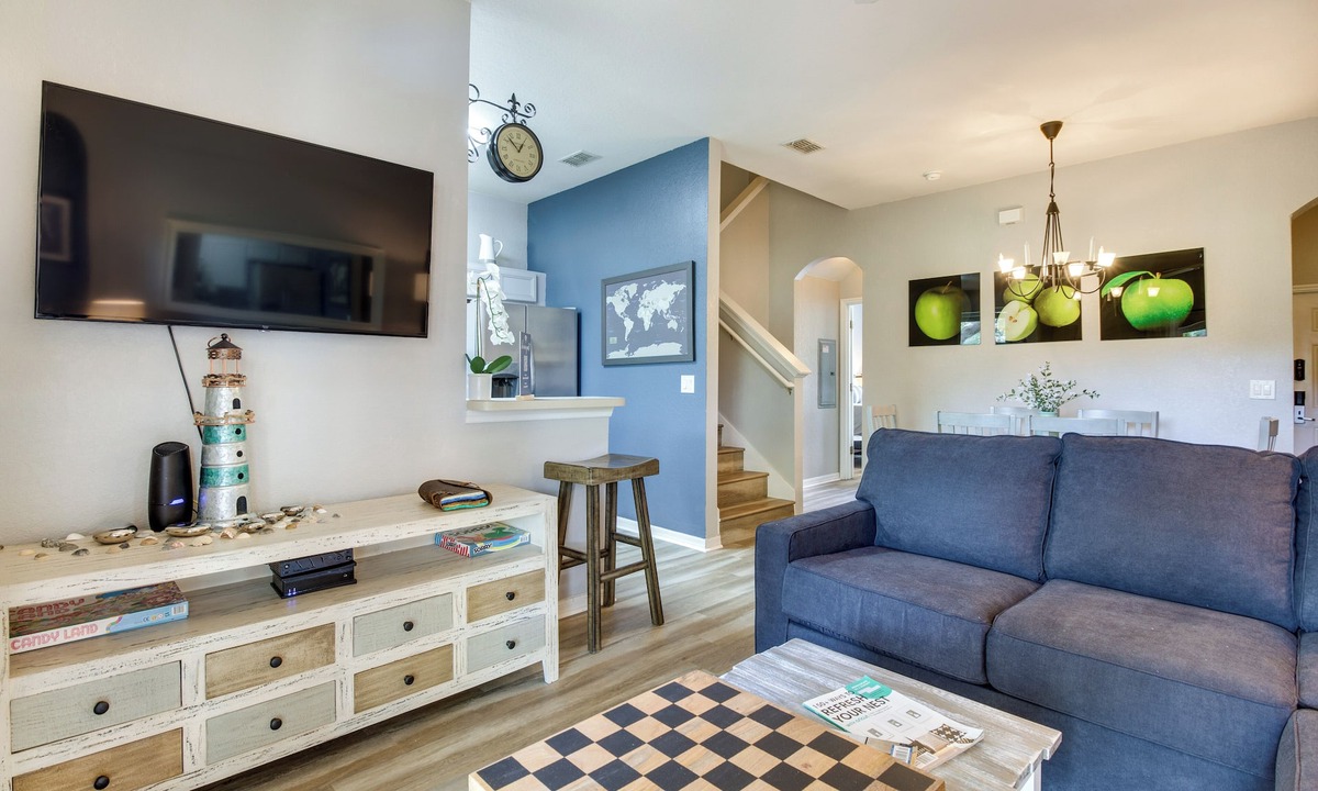 Regal Palms Apartment | 9 Mi to Disney: Resort Townhome w/Private Patio!