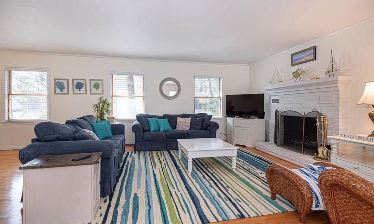 Ocean Pines House | A Pawfect Salty Hideaway-Non Group Rental-4 Bedrooms, 3 Bathrooms, Sleeps 8