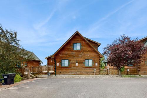 Warrens House | Adventure Basecamp! Three Bears Resort Retreat