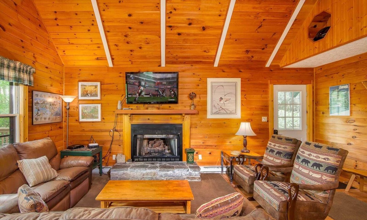 Charter Hills Cabin | Alpine-Style Cabin on Beech Mountain