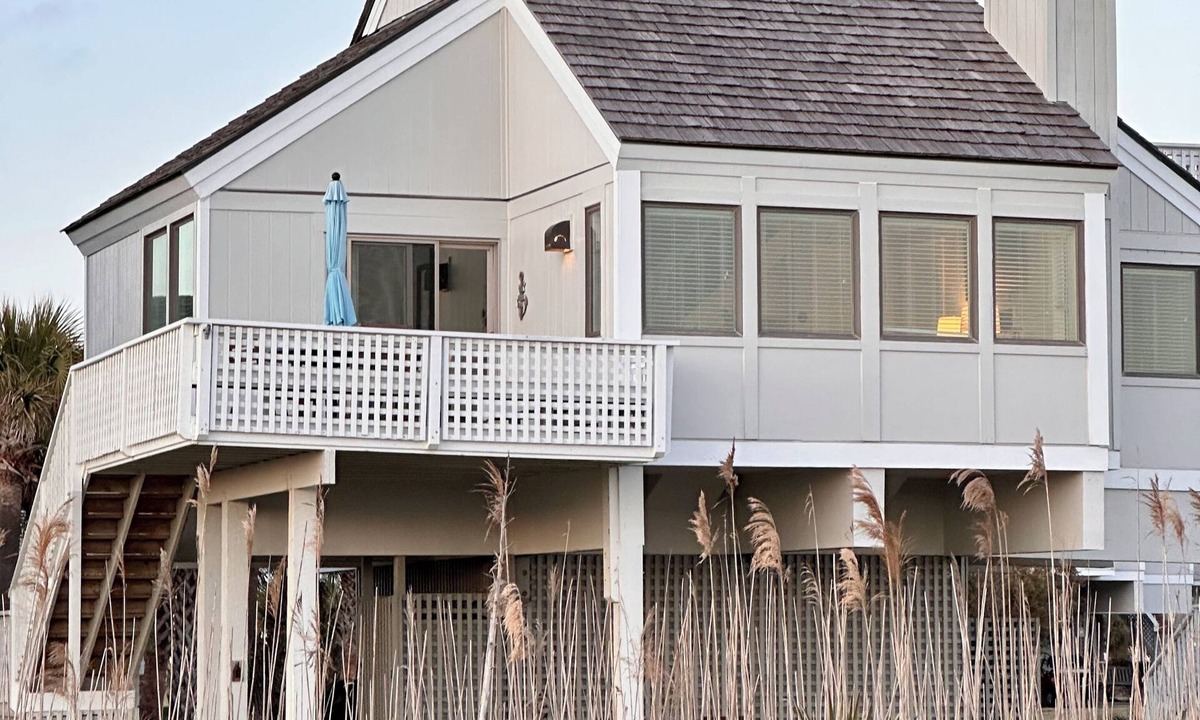 Bald Head Island Villa | Bald Head Island Oceanfront Coastal Retreat with BHI club access