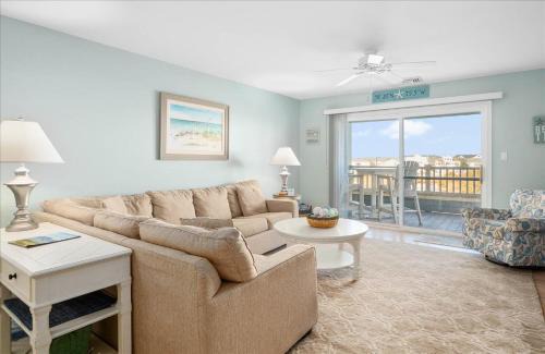 Heron Harbour Isle House | Beautiful 3 Bedroom Condo with Bay Views, Indoor and Outdoor Pools!
