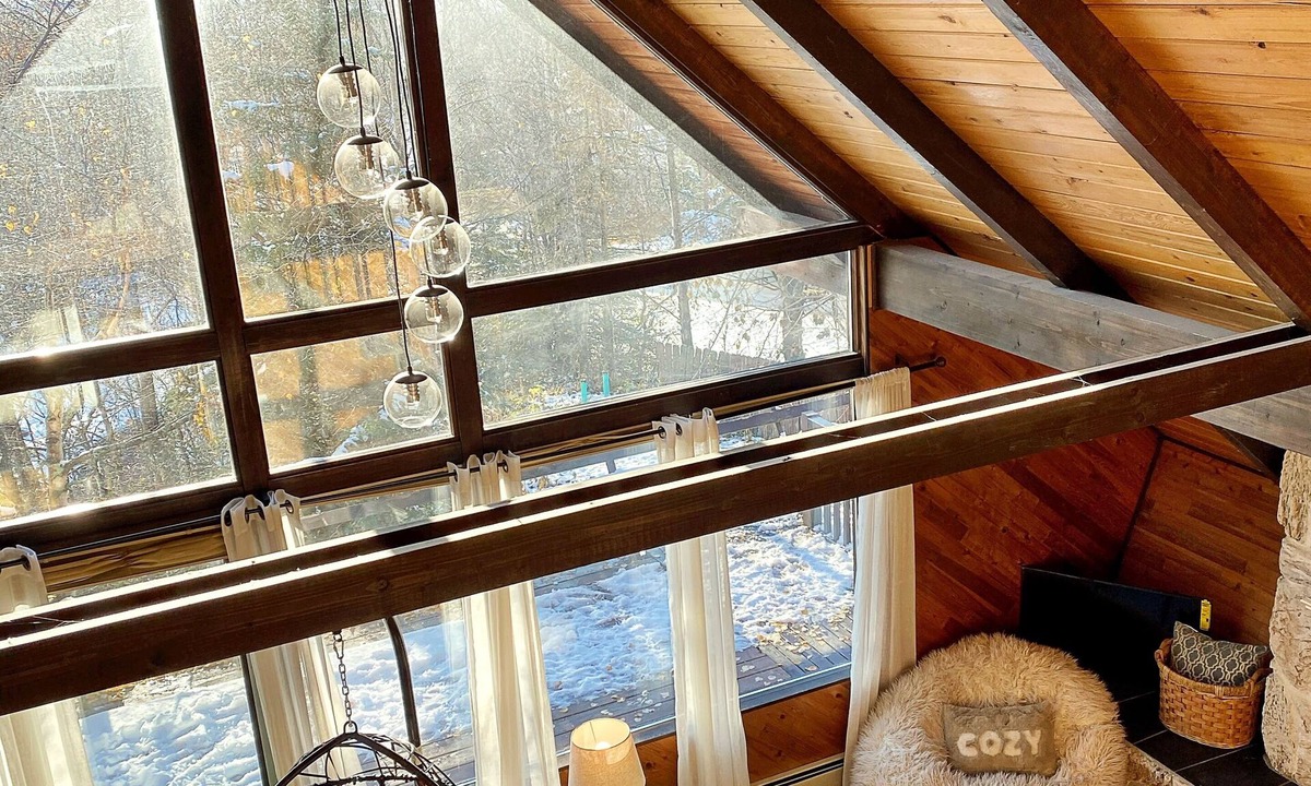 Rabbit Creek Ski Chalet | Bel-Hygge 🐋Chalet, cozy comfort the AK way