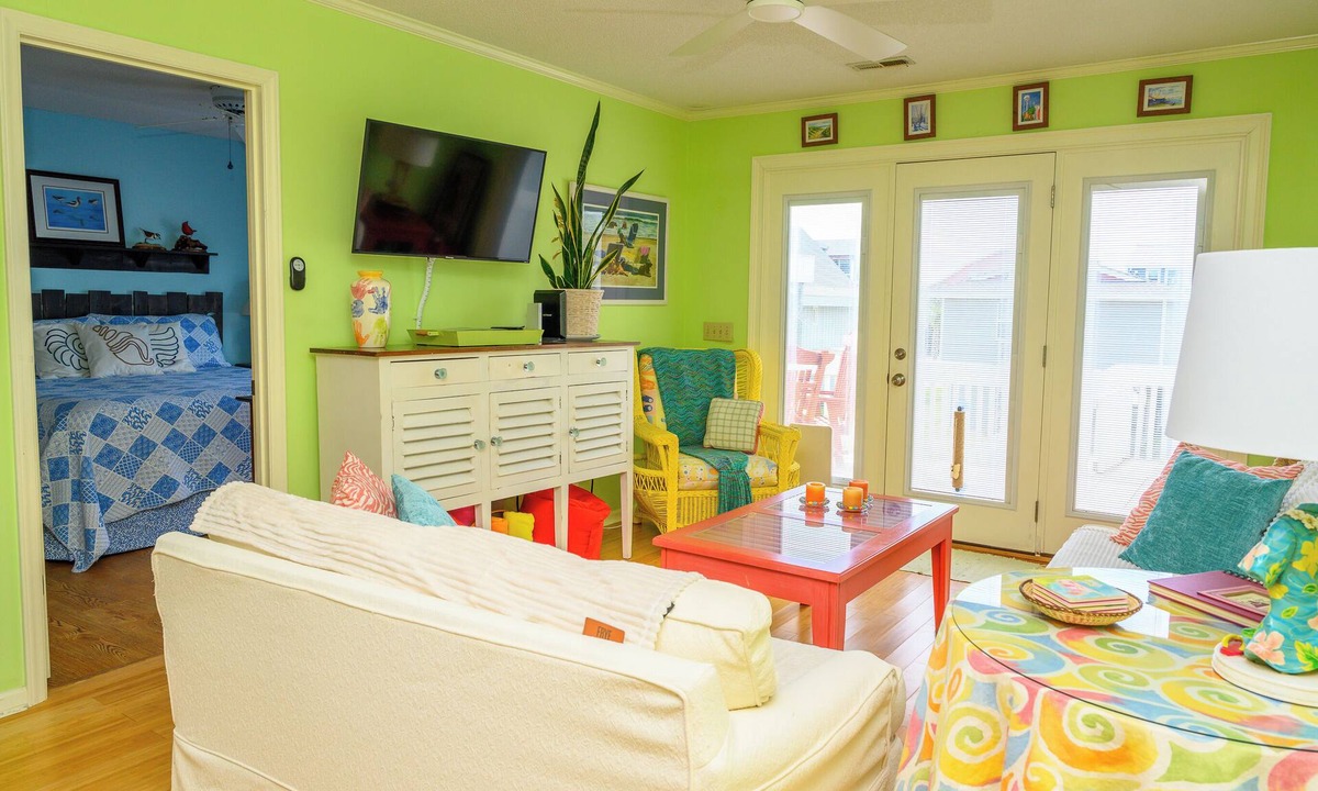 Holden Beach Cottage | Book this cheerful duplex for a fun little escape from reality!