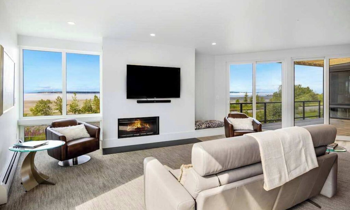 South Addition Villa | Bootleggers Landing Villa | Luxury Loft | Roof Deck