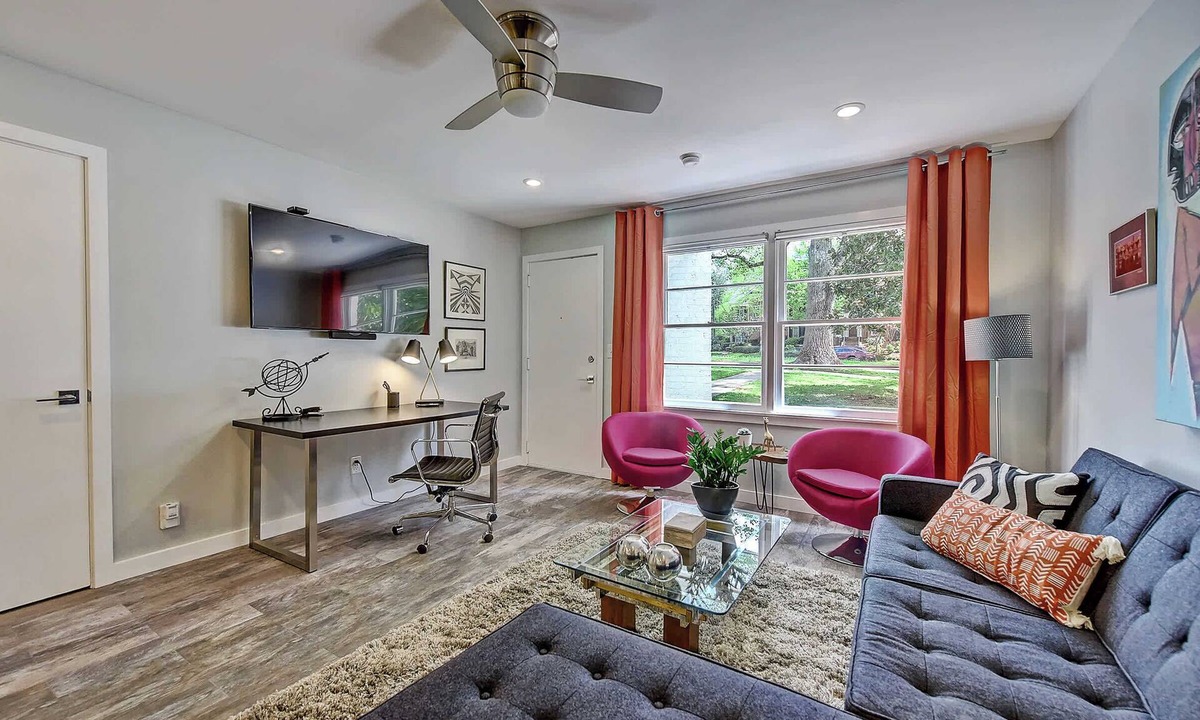 Cherry Condo | Boutique Myers Park King Suite Condo with Parking Near Atrium CMC & Uptown