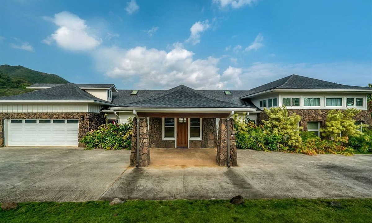 Hauula Villa | Breathtaking Villa with Swimming Pool and Fantastic Sights in Hauula, Hawaii