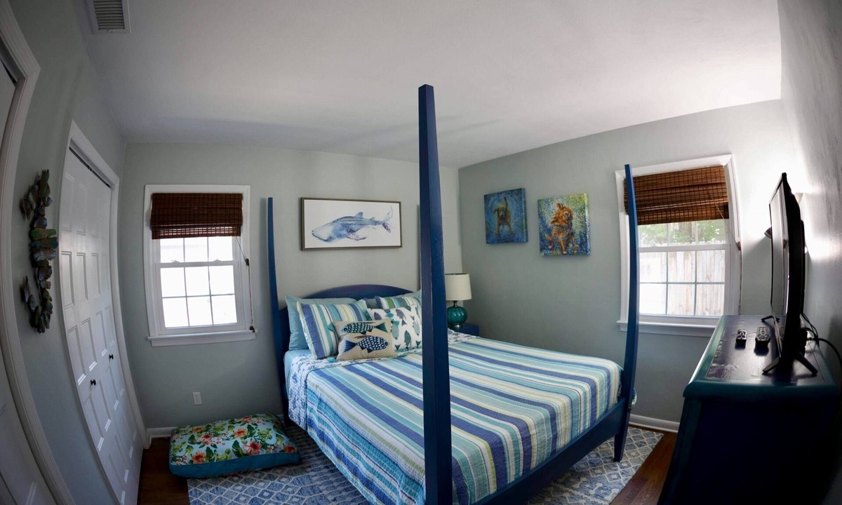 Northeast Virginia Beach Condo | Breezy, Quaint, and Dog- Friendly North End duplex.