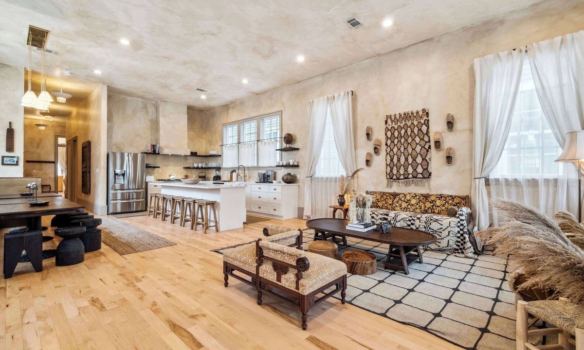 Faubourg Lafayette House | Bright Bohemian House w Heated Pool/Hot Tub