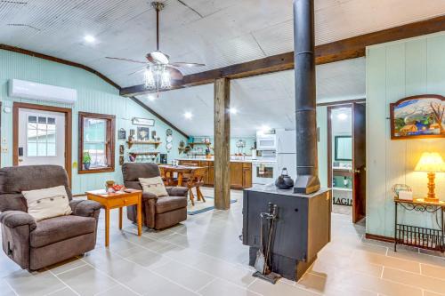 Combs Apartment | Bunkhouse-Style Studio in Elkins Near ATV Trails!