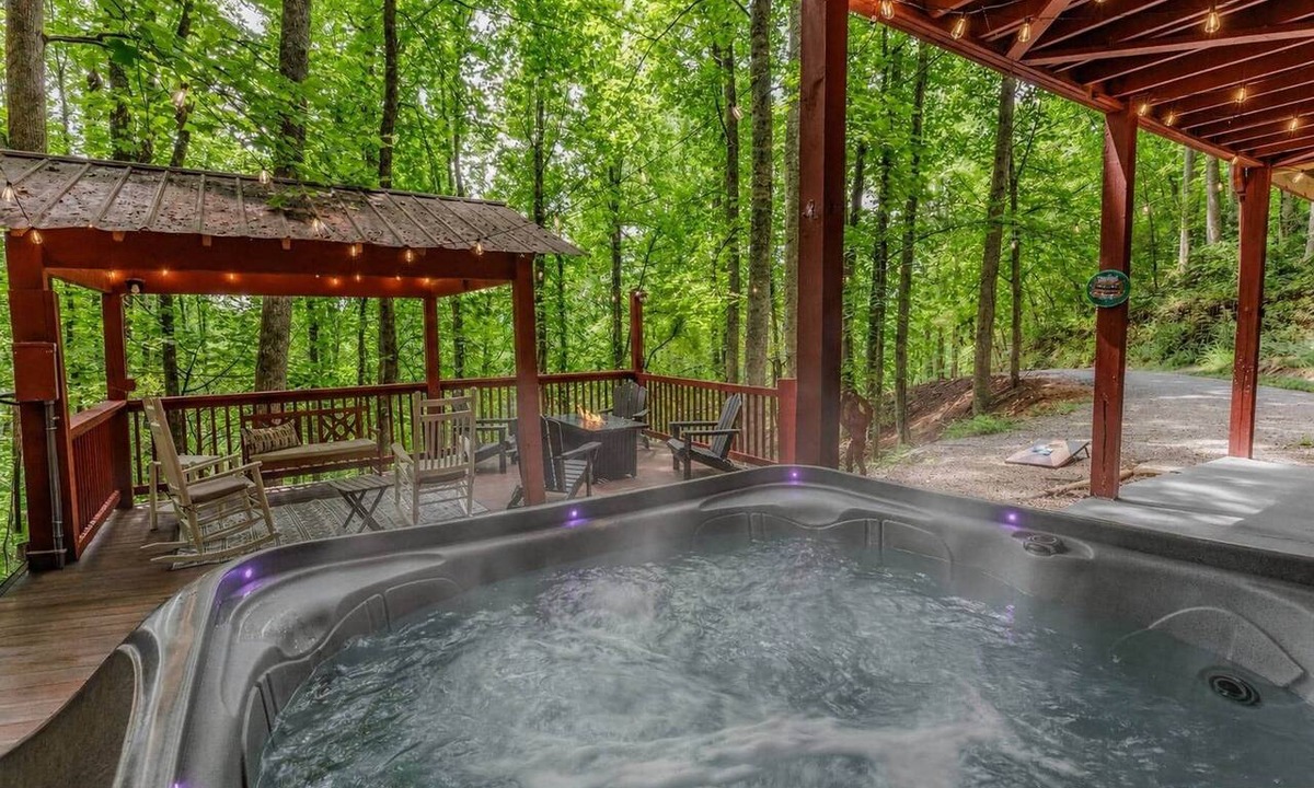 Cherokee House | Cabin Close to Casino: King Bed, Hot Tub, 0 Pet Fees, 15 Minutes to GSMR Train