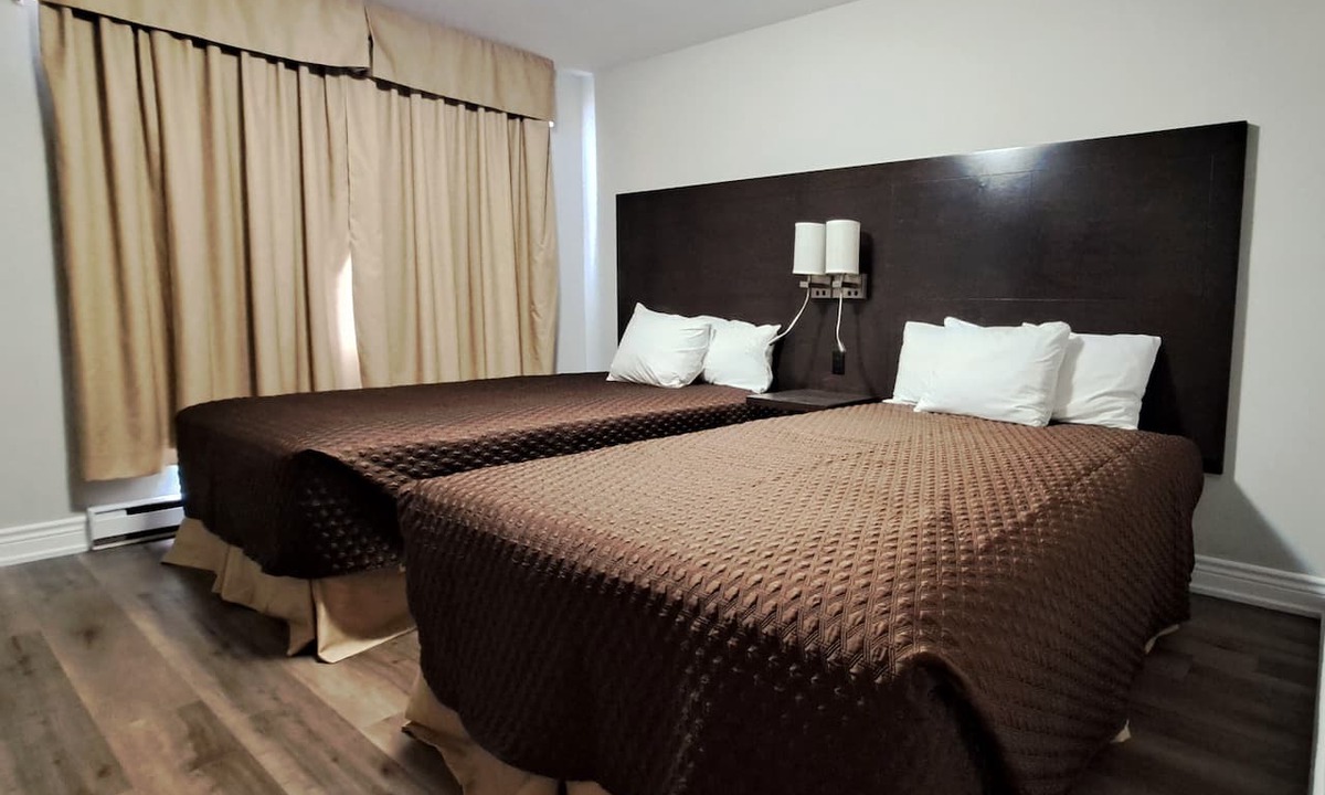 Goderich Hotel | Cedar Lodge Motel