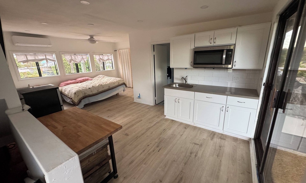 Kaneohe House | Charming 1-bedroom house in tranquil Kaneohe with AC