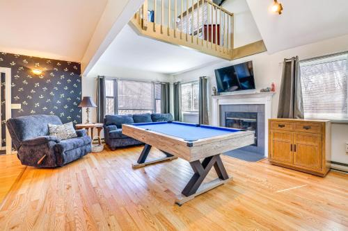 Bushkill House | Charming Bushkill Retreat with Private Deck and Grill!