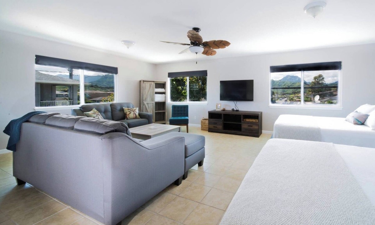 Coconut Grove Apartment | Charming Loft in peaceful Kailua with WiFi, AC, and Mountain views.