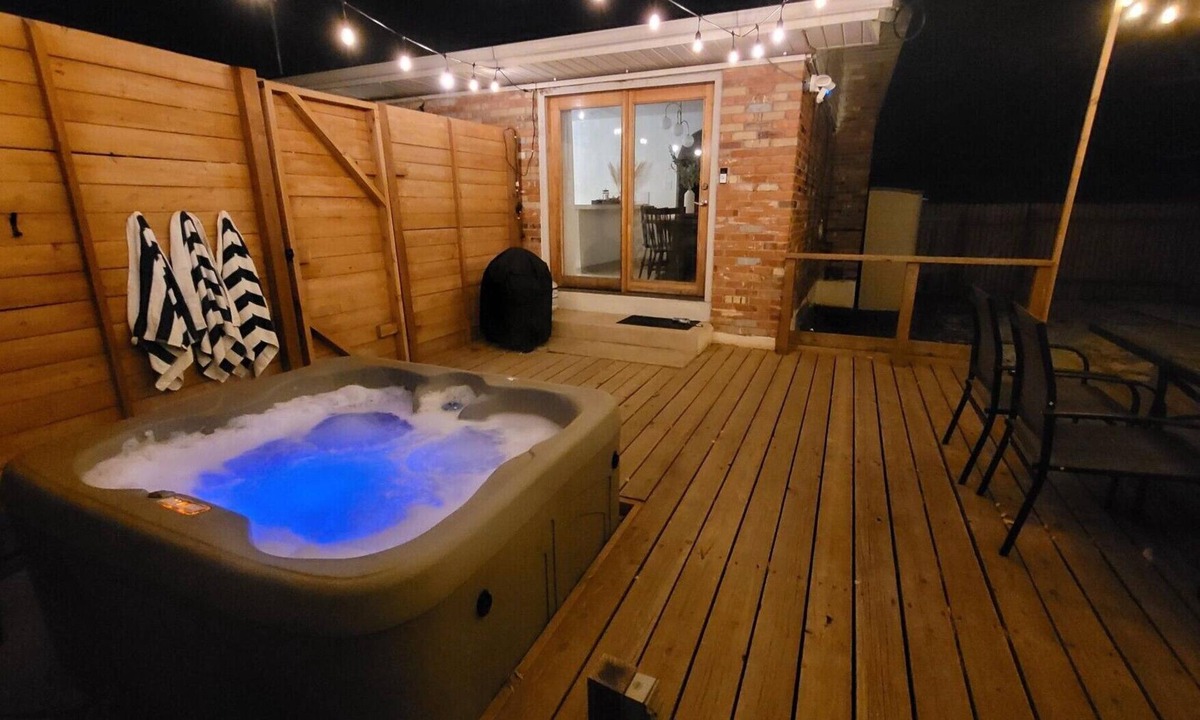 East Colorado Springs House | Chic 3Bd W/Hot Tub: Embrace the Outdoors!