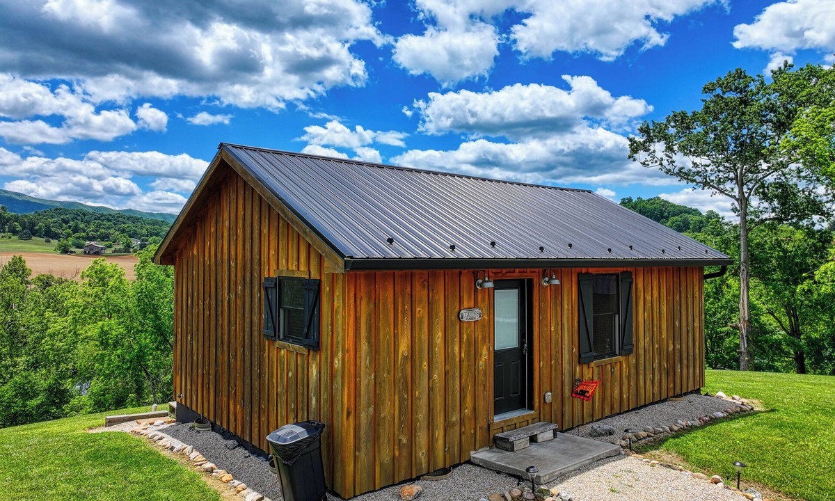 Bristol Cabin | Claude's Cabin Riverfront on the South Holston River