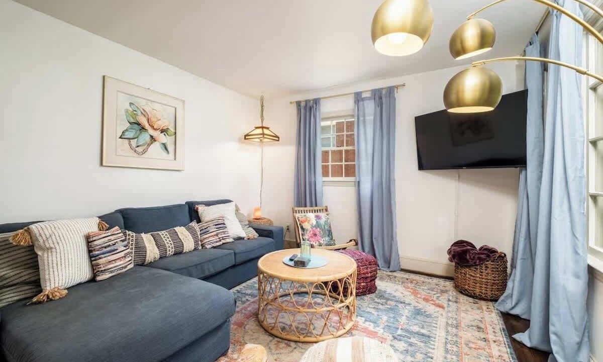 Charlotte House | Comfy cozy laid back cottage
