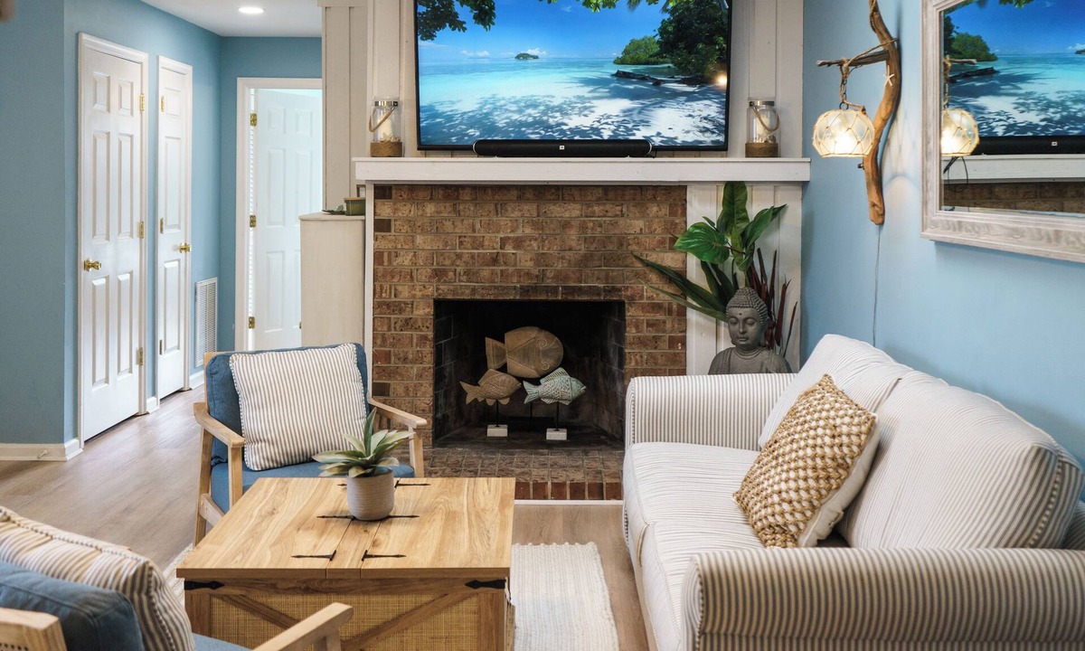 Sea Scape Condo | Condo in the heart of the Outer Banks with a Pool and Close to the Beach