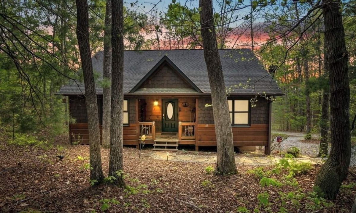Morganton Cabin | Cozy 2BR/2BA Mountain Cabin Near Blue Ridge
