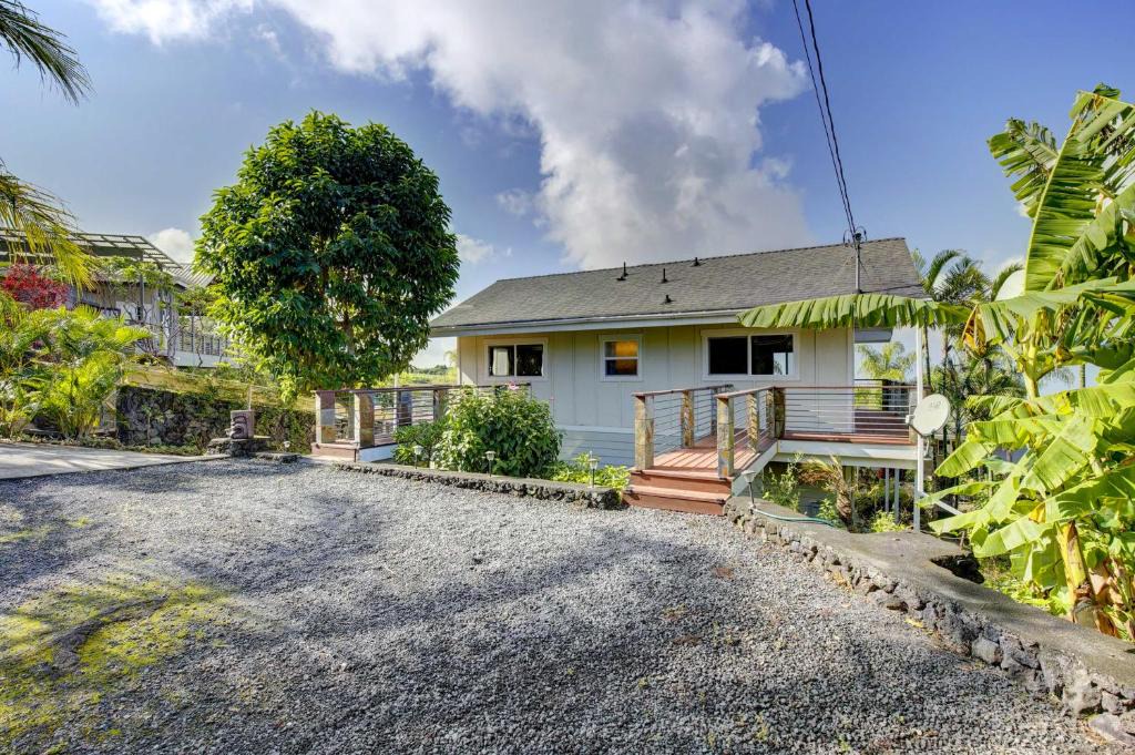 Kalaoa House | Cozy Kona Coast Apt w/Lanai ~ 8 Miles to Beach!