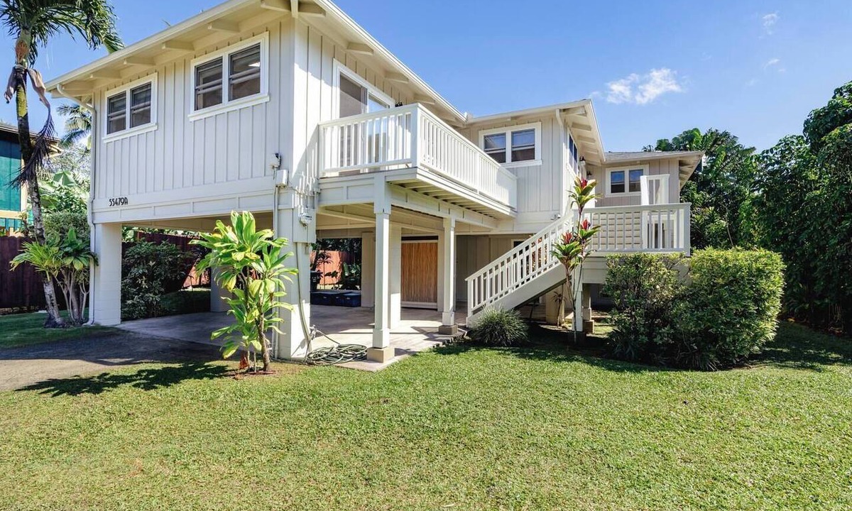 Hanalei House | Cycle or Walk to Hanalei Bay