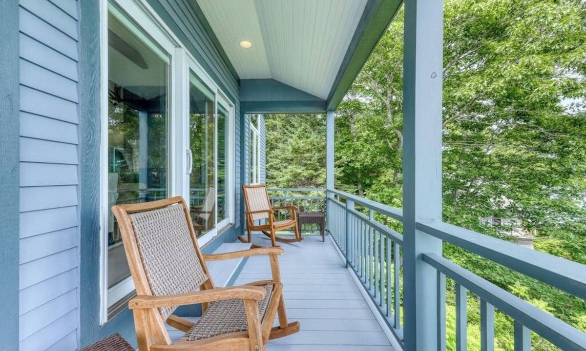 Isle of Springs House | Delightful oceanfront home with amazing views, wrap-around deck & two fireplaces