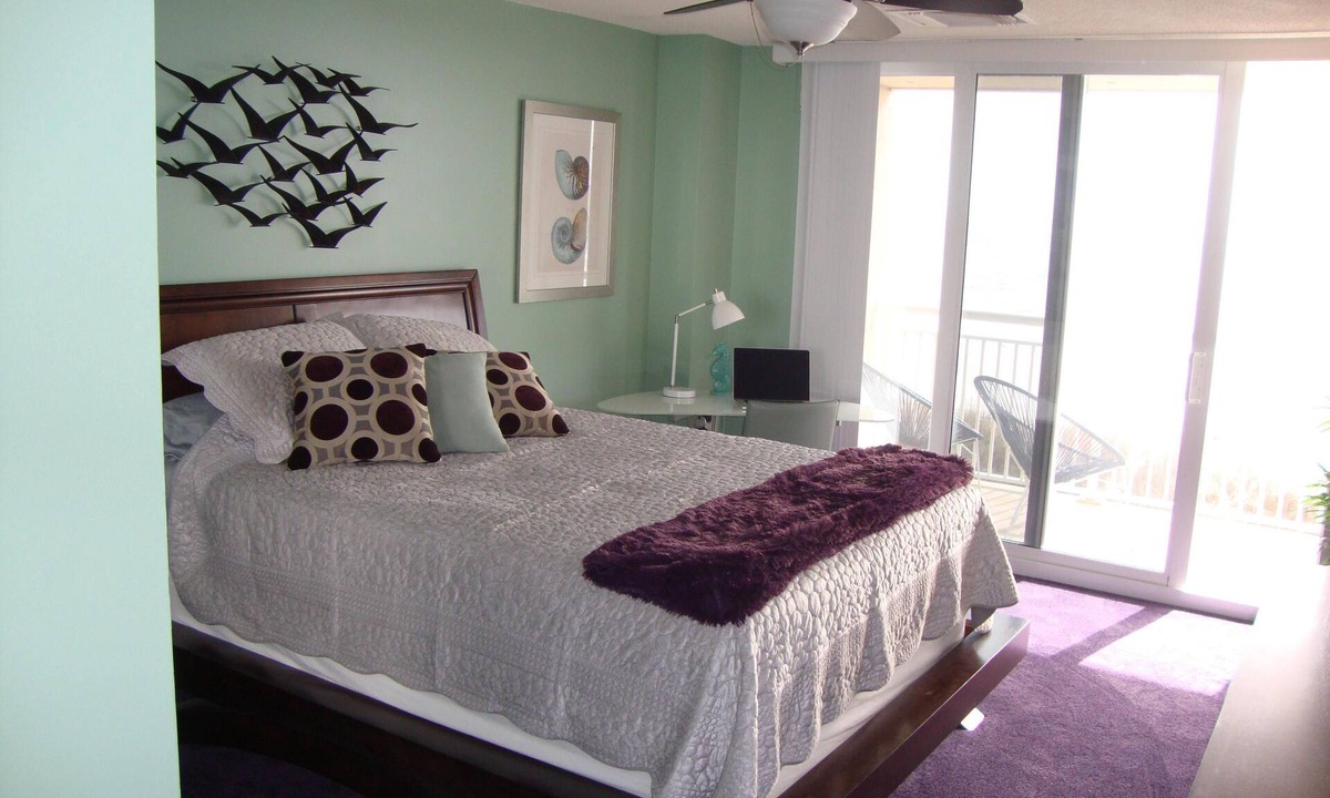 North Myrtle Beach Condo | DIRECT OCEANFRONT, MODERN, GREAT N & S VIEWS, WIFI, FULLY EQUIPPED KITCHEN