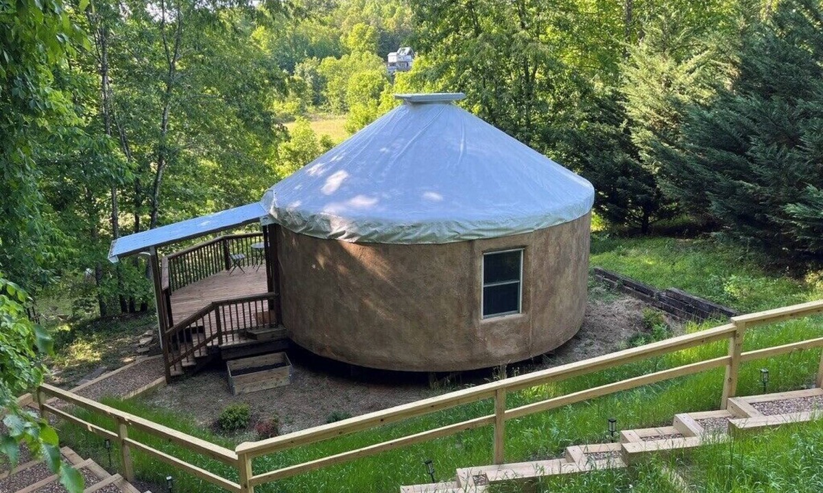 Old Fort Cabin | Earth-Yurt Haven outside of Asheville: peaceful mountain vibes