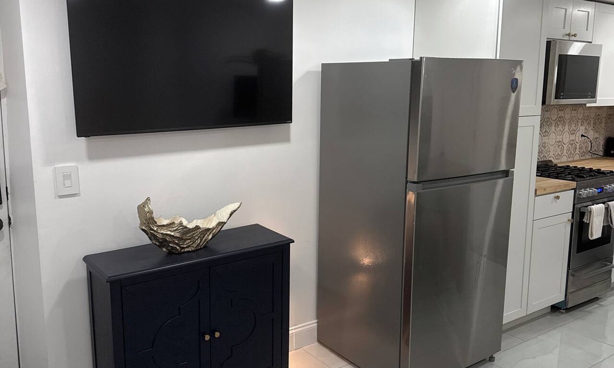 North Bergen Apartment | Enjoyable 1 bedroom apartment in North Bergen minutes away from New York