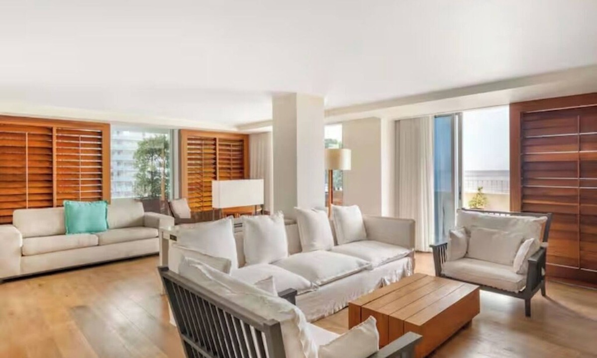 Waikiki Hotel | Ensuring a Very Comfortable & Memorable Stay! Outdoor Swimming Pool!