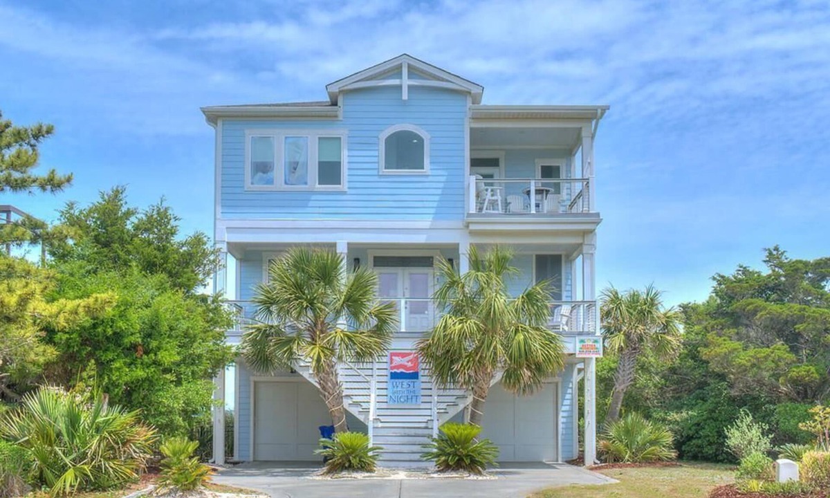 Caswell Beach House | Experience ocean views at 'West with the Night' in Oak Island, perfect for families.
