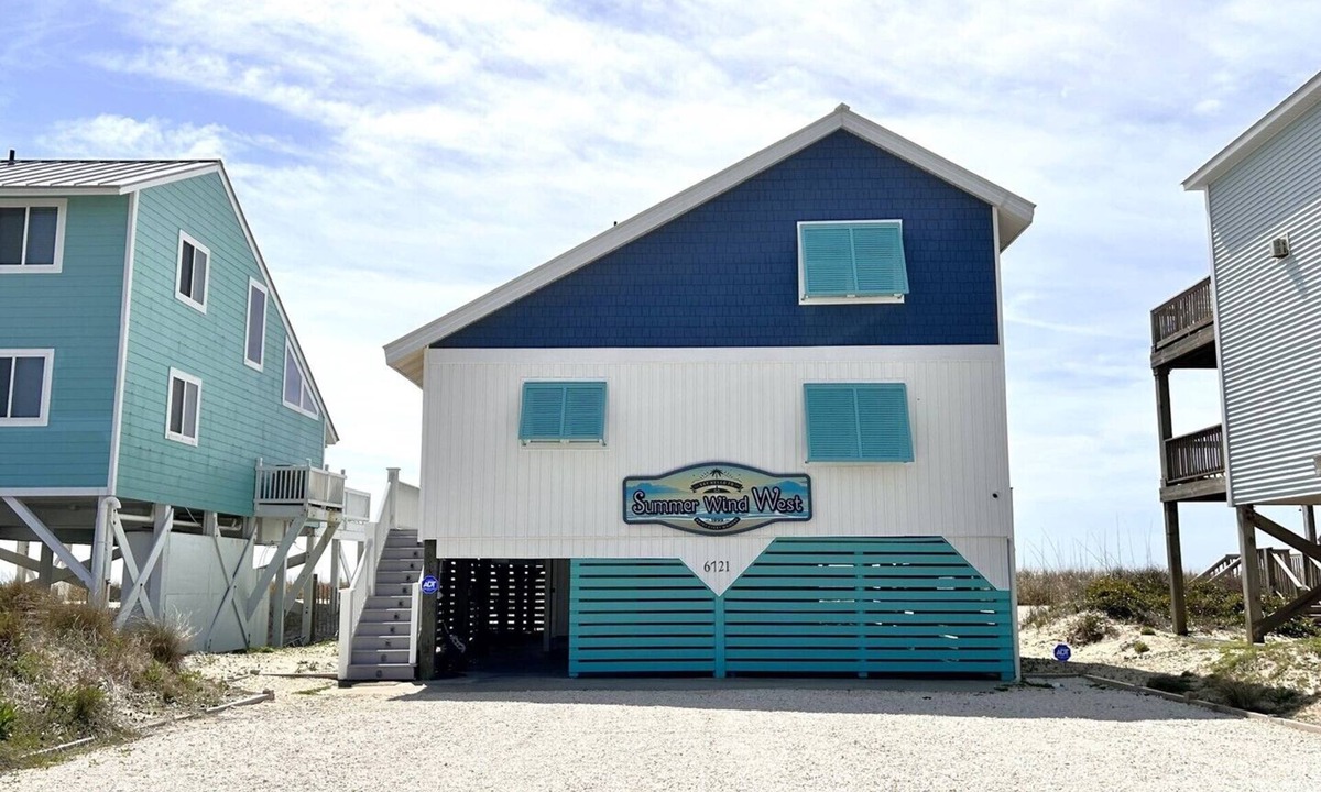 Oak Island House | Experience oceanfront bliss at Summer Wind West in Oak Island! Ideal for 12 guests.