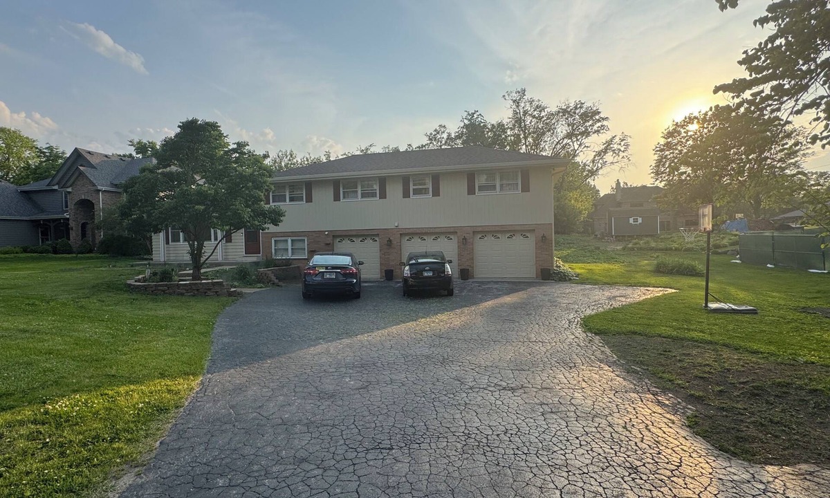 Prospect Heights House | Fabulous 5-bedroom, 6 beds, 3 bath house near Ohare in Prospect Heights