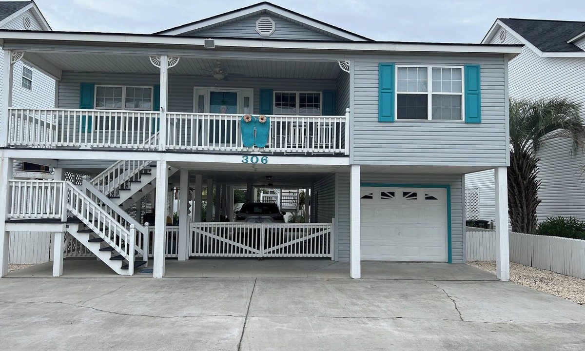 North Myrtle Beach House | Family and pet friendly and a short walk to the beach.