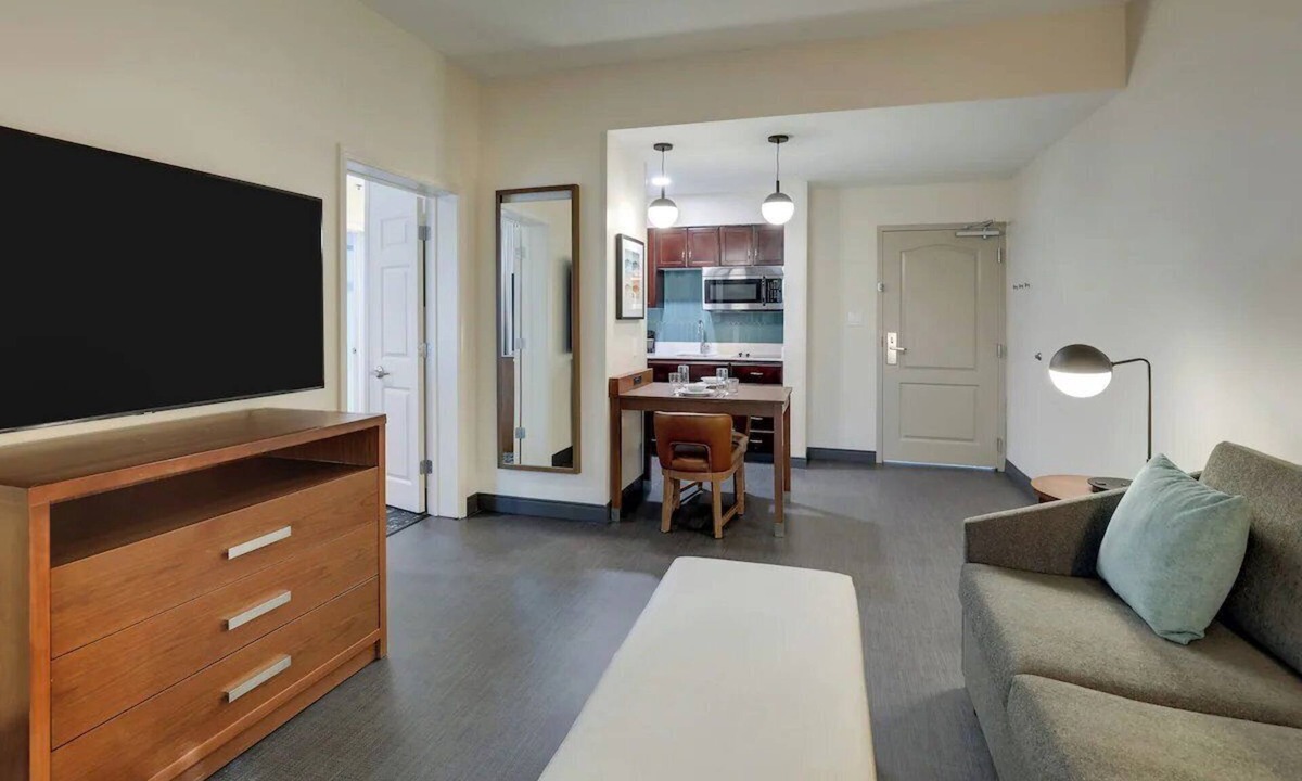 Mount Pleasant Hotel | Family-Friendly 1BR Suite Near Local Beaches, w/Free Parking & Breakfast