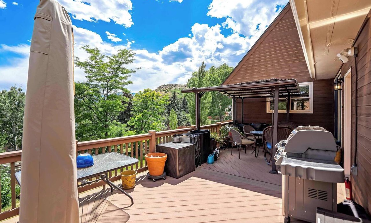 Mountain Shadows House | Garden Trails! Spacious Home by Garden of the Gods