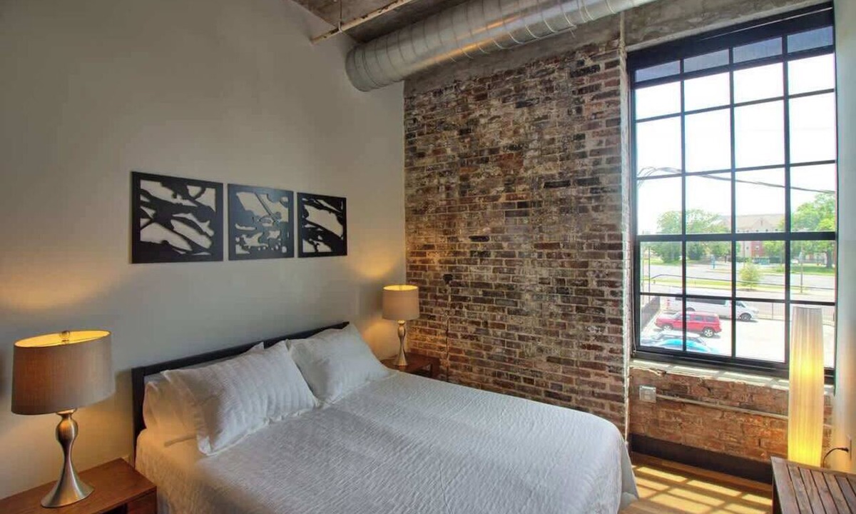 Midtown Hotel | Gorgeous Ultramodern 2BR Corner Loft + Workspace