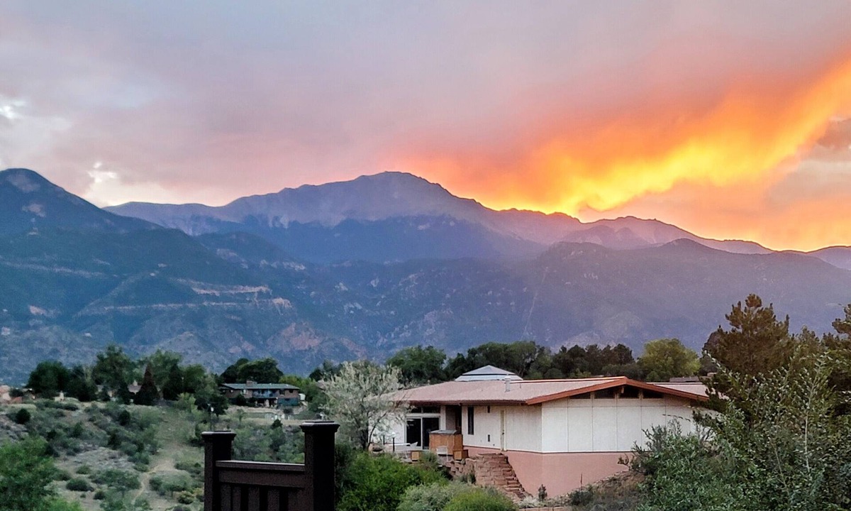 West Colorado Springs House | Grandview Mesa - Amazing Mountain Views!