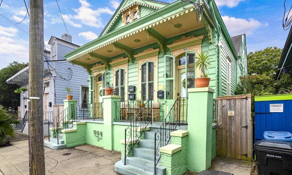 New Orleans Bed & Breakfast | Great for Groups, Steps to the French Quarter