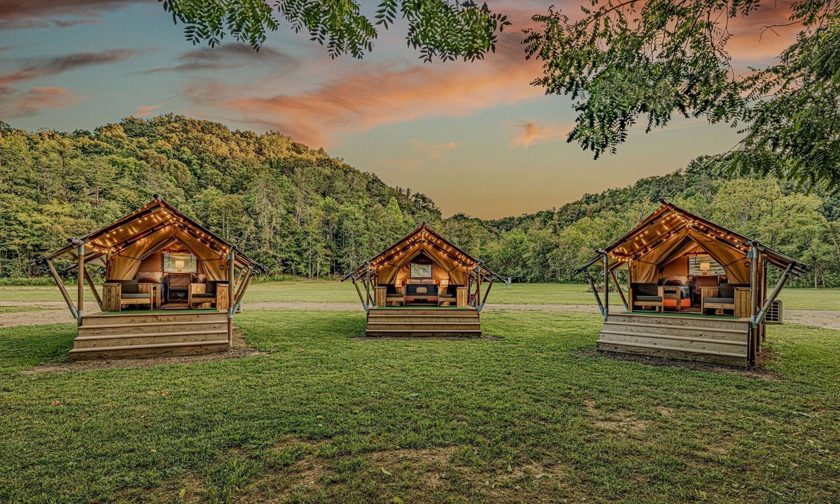 Newport RV Rental | Group Glamping: Luxury Tents Near Gburg and PF